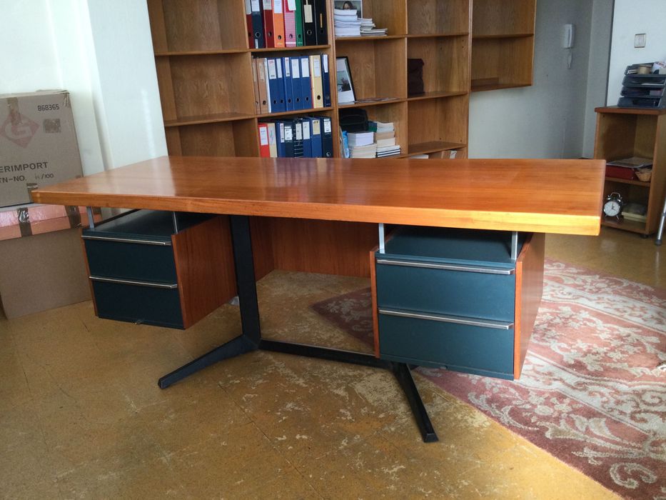 Secretária escritório