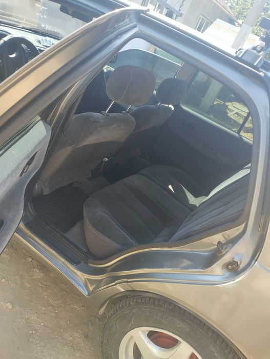 Машина Nissan Sunny