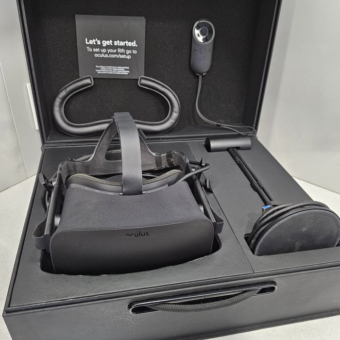Oculus Rift CV1 (1ª Geração) - Kit Completo c/ Comando Xbox