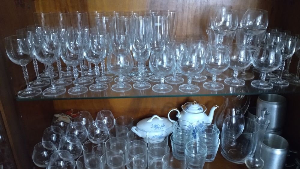 Coleção de copos de cristal