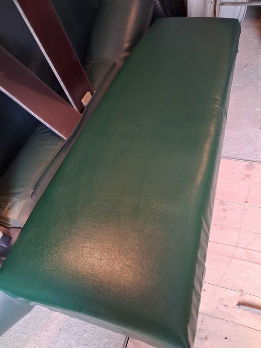 Продам кушетку медицинскую, топчан