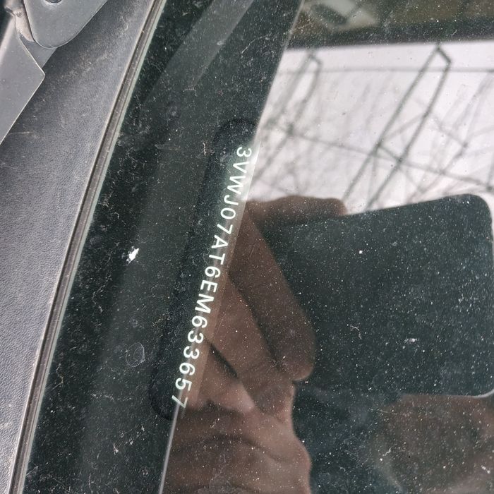 Продам vw deetle 2013 1.8т 10300 долларов