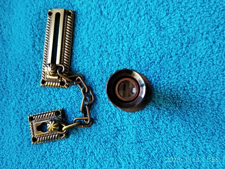 Дверной глазок с большим обзором и цепочка в комплекте