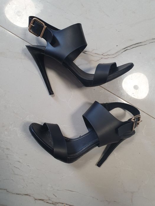 Buty na obcasie 38