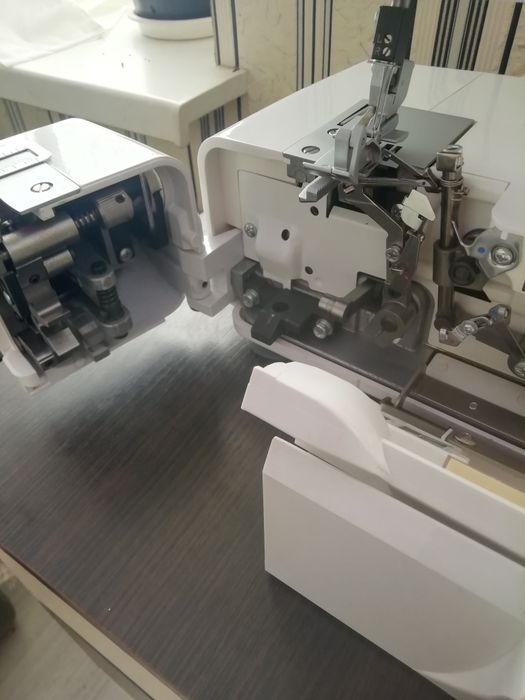 Оверлок Jaguar GT 990.