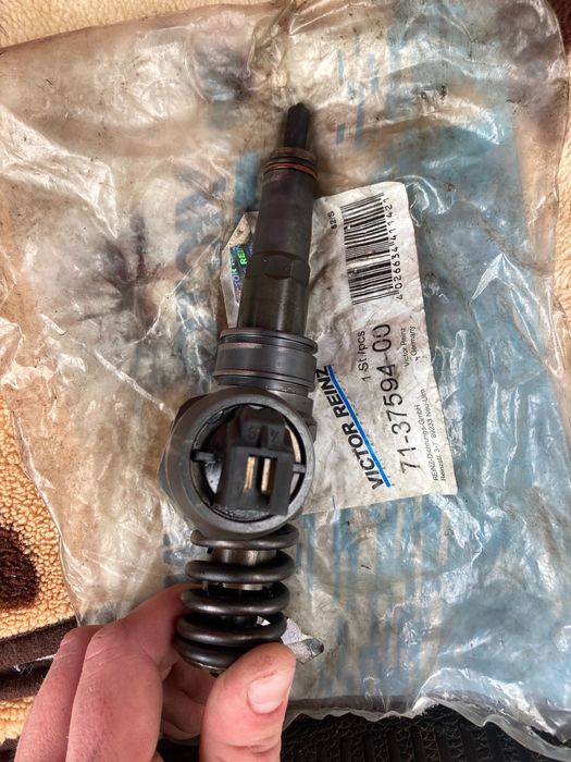 Насосфорсунки зняті з пассат б6