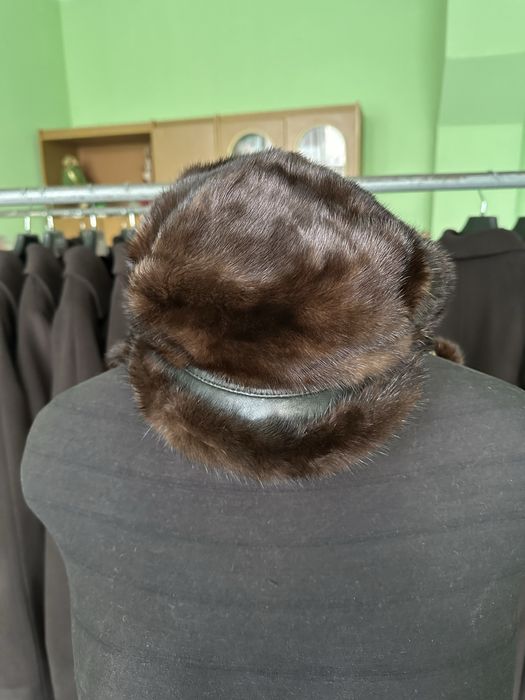 Продам шубу норковую с капюшоном и шапкой в комплекте