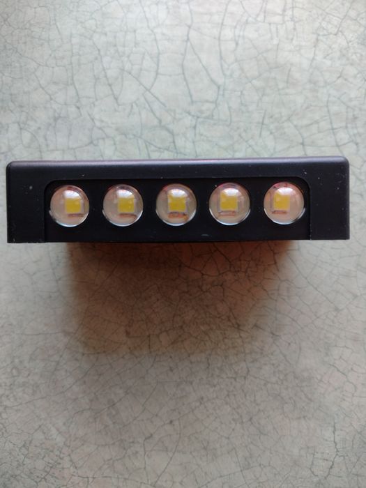 Lampa solarna LED zewnętrzna 9,9 cm x 5,5 cm