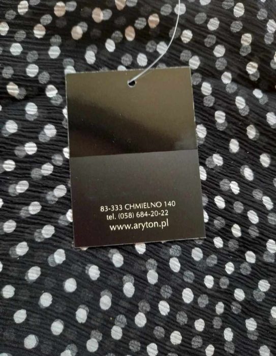 Aryton szal 100% jedwab czarny w biale małe, sybtelne kropki.
Bardzo d