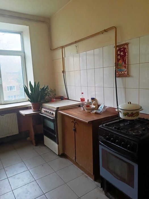 Продаж 1-кімнатної вітальні на ХТЗ