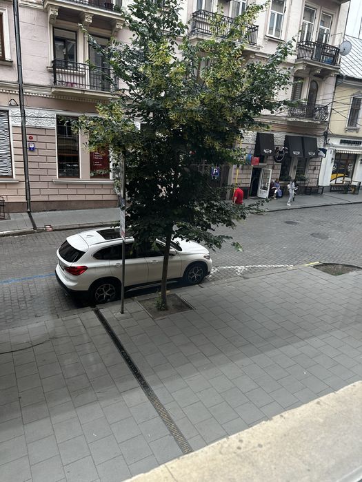 Подобова оренда в центрі.( Без відключення світла)