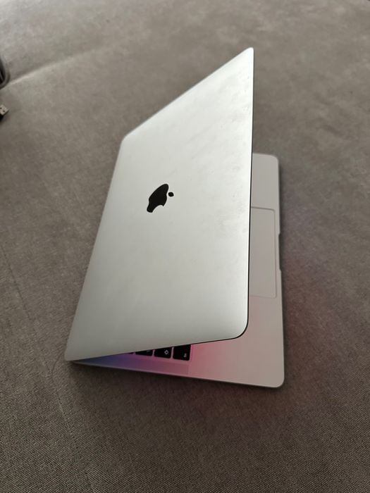MacBook Air 13” Retina 2019 – i5 | 8GB RAM | macOS Ventura | Impecável