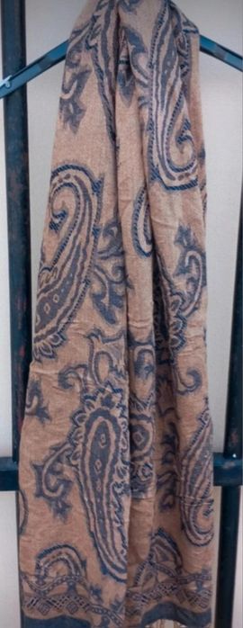 Cachecóis diversos 1,50 cada