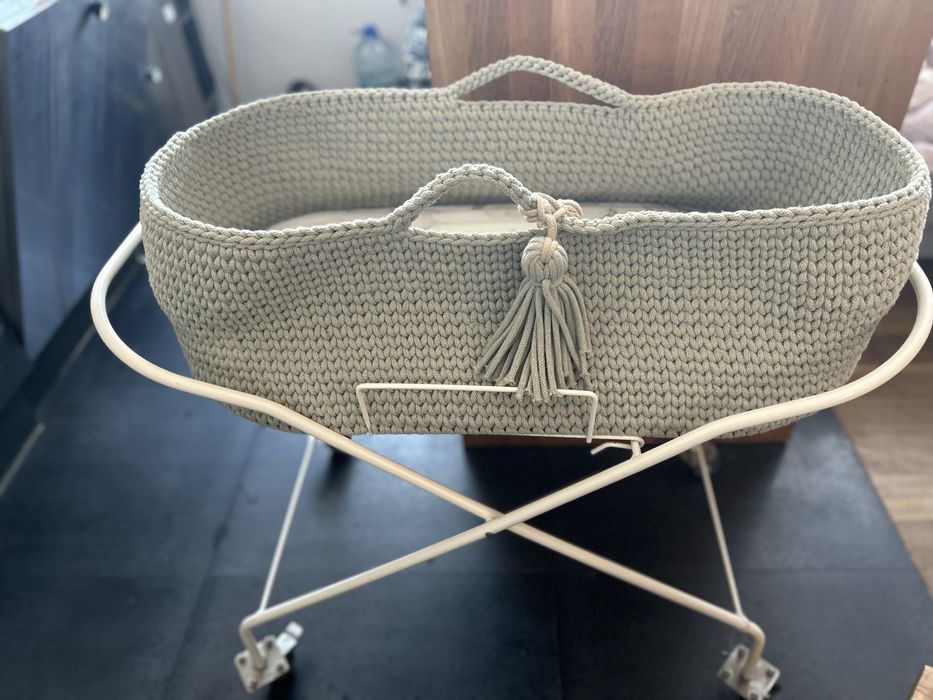 Kosz mojżesza pleciony na kolkach