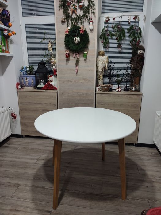 Кухонный стол круглый