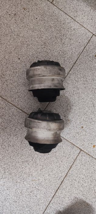 Apoios de motor novos 190D