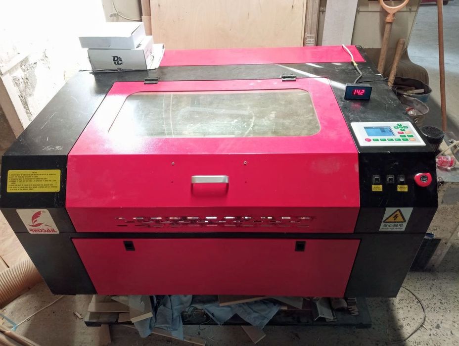 Лазерний станок. Порізка, гравіювання