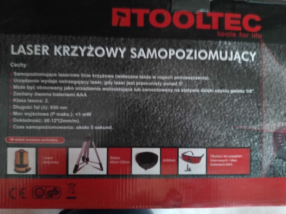 Laser krzyżowy na statywie