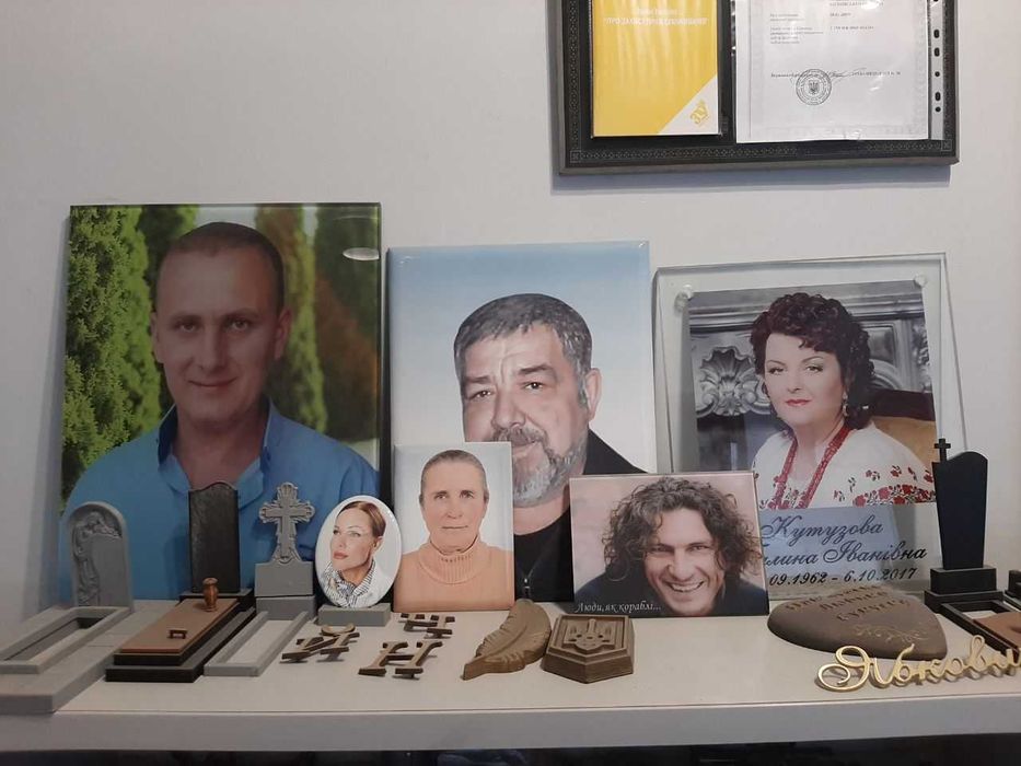 Фотоскло, фотокераміка, пам'ятники у Луцьку