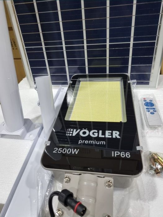 Lampa Uliczna Solarna VÖGLER Gmbh wersja PREMIUM 2500 W, latarnia