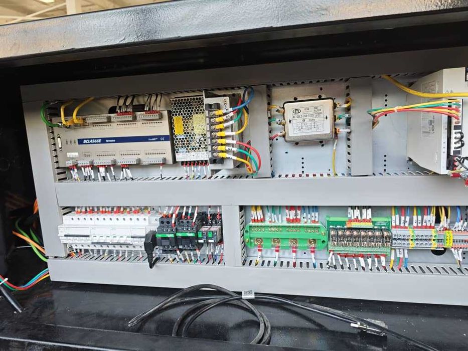 Laser CNC Wycinarka laserowa 3kw 1500x3000 Wysoka konfiguracja