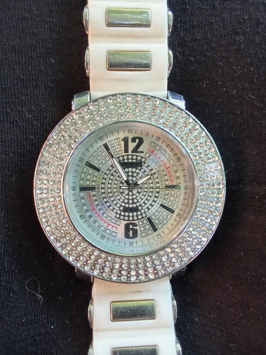 Часы ..женские ..