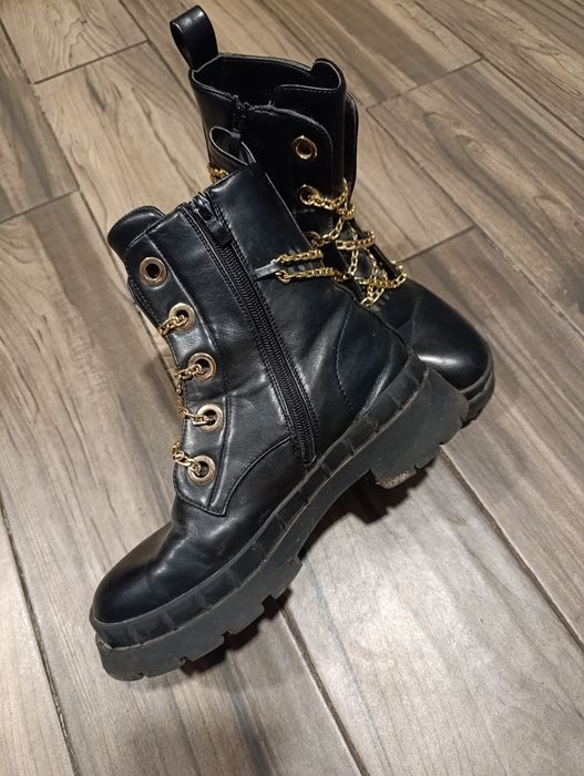 Продам легенькі ботинки на осінь