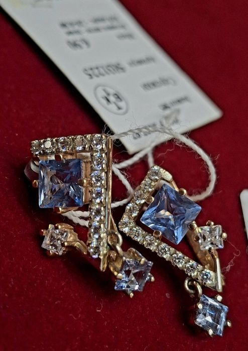 Сережки.   золоті.