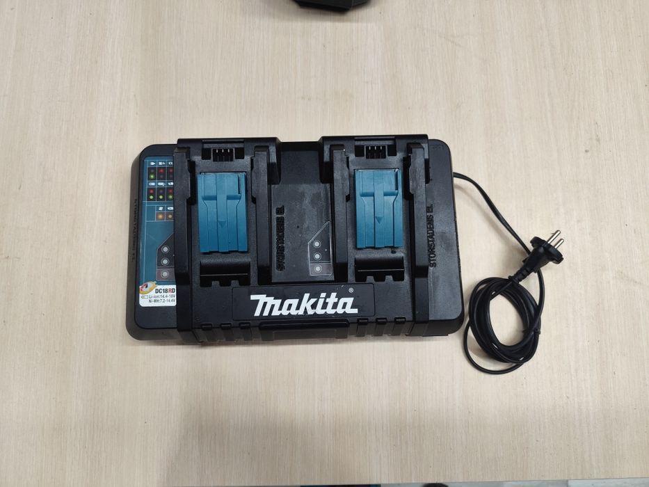 Makita DC 18 RD двух портовий  зарядний пристрій Макіта оригінал