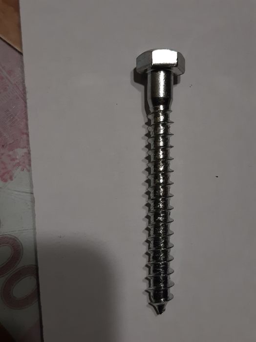 Гвозди оцин и без покрытия ,шурупы- глухари.