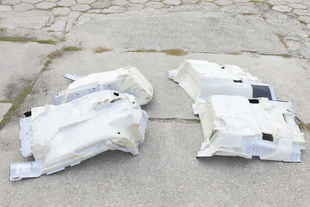 mercedes w213 kombi wykładzina podłoga dywan czarna kpl.