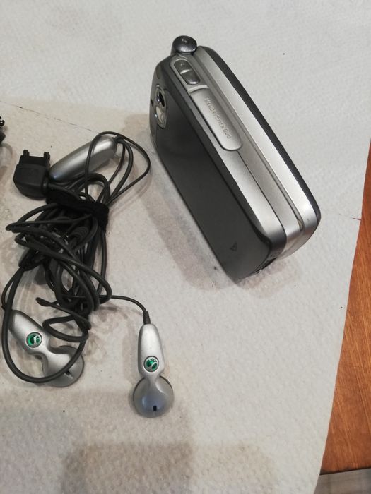 Kultowy Sony Ericsson z1010 ładowarka nowa bateria gratis