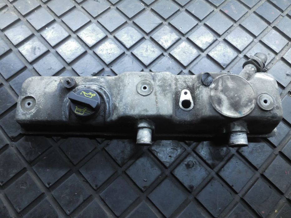 Pokrywa zaworów Ford Transit Connect 1S4Q6K271AD POSIADAM 2 SZT