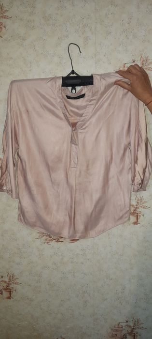 Жіноча блузка Zara.