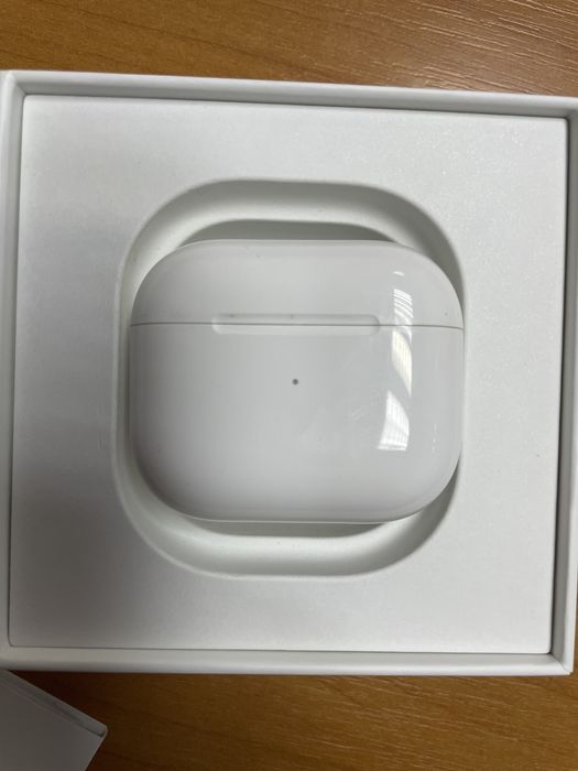 Airpods 3 лівий та кейс