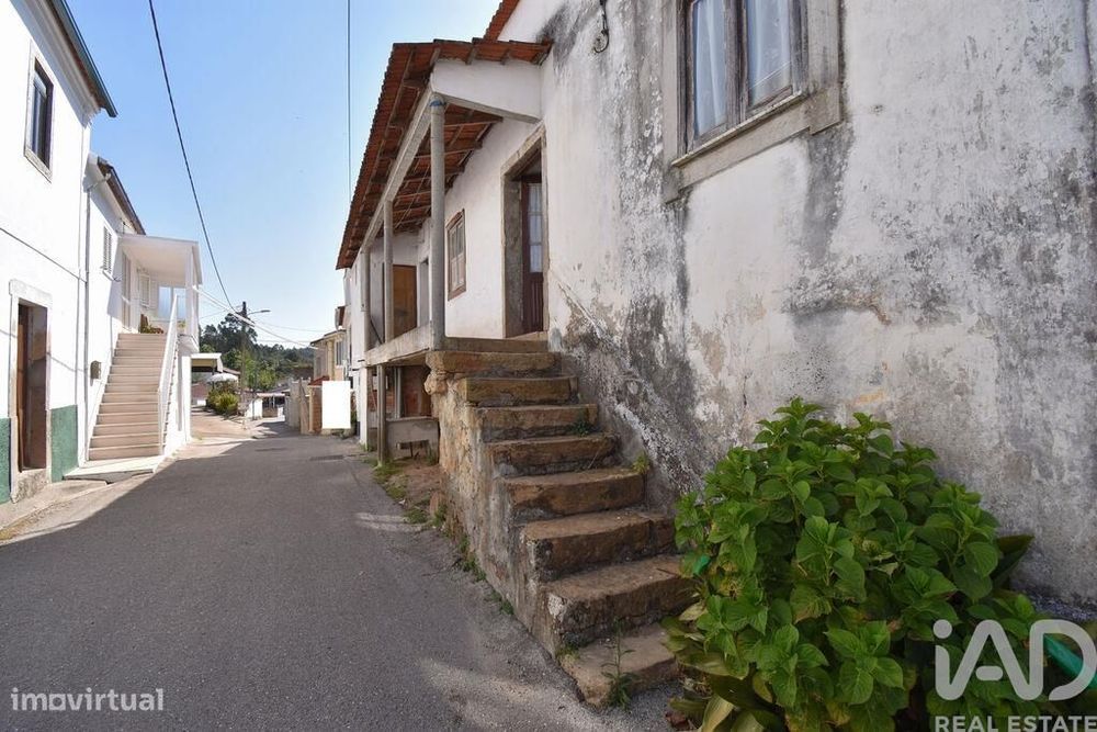 Moradia geminada T3 em São Miguel, Santa Eufémia e Rabaçal de 310 m2