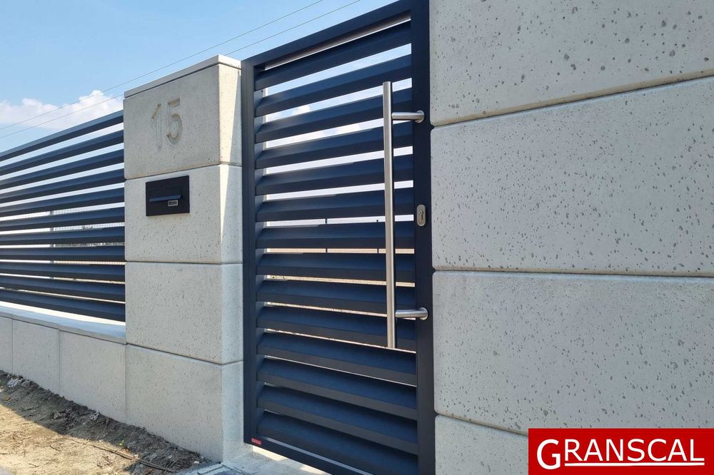 Furtka aluminiowa metalowa ogrodzenie nowoczesne płot Chyby