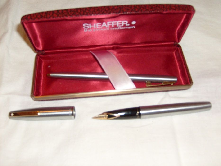 Caneta e esferogràfica sheaffer novas, em aço escovado