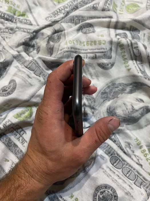 Продам Iphone 11 128gb