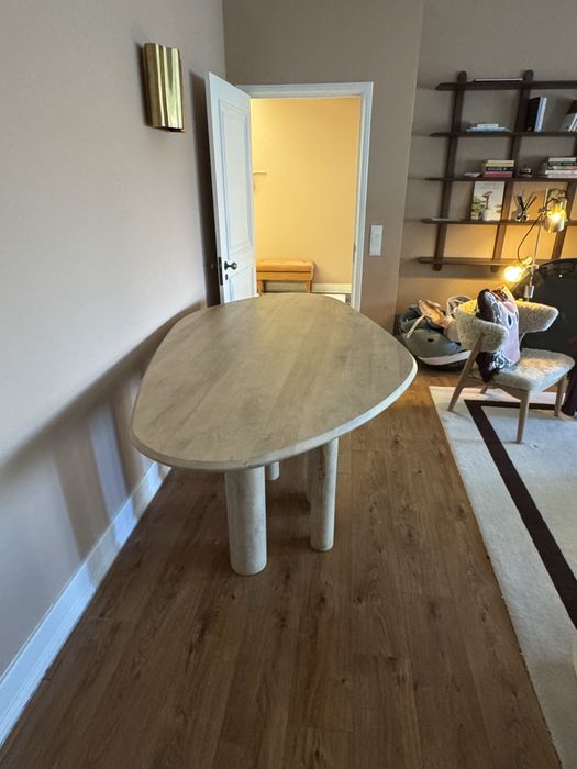 Mesa de jantar mangueira maciça.