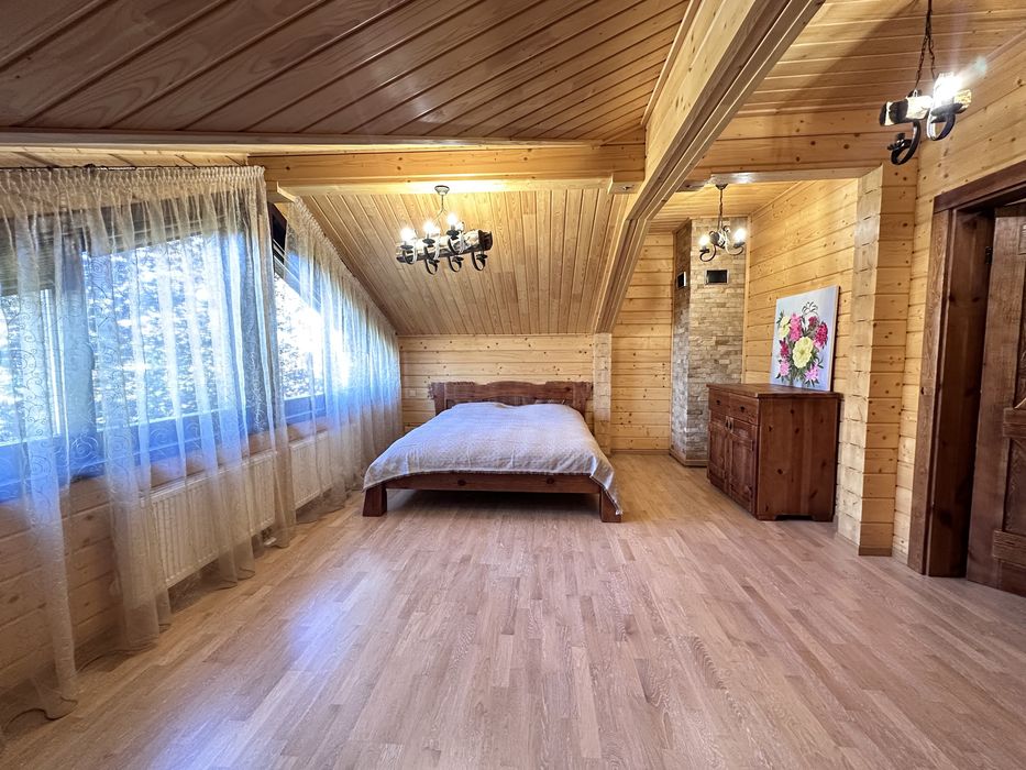 Будинок з басейном та гостьовим будинком в тихому місці Дмитрівка