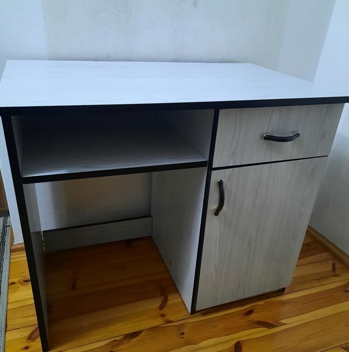 Sprzedam komplet: meblościankę, 2xbiurka, krzesło obrotowe