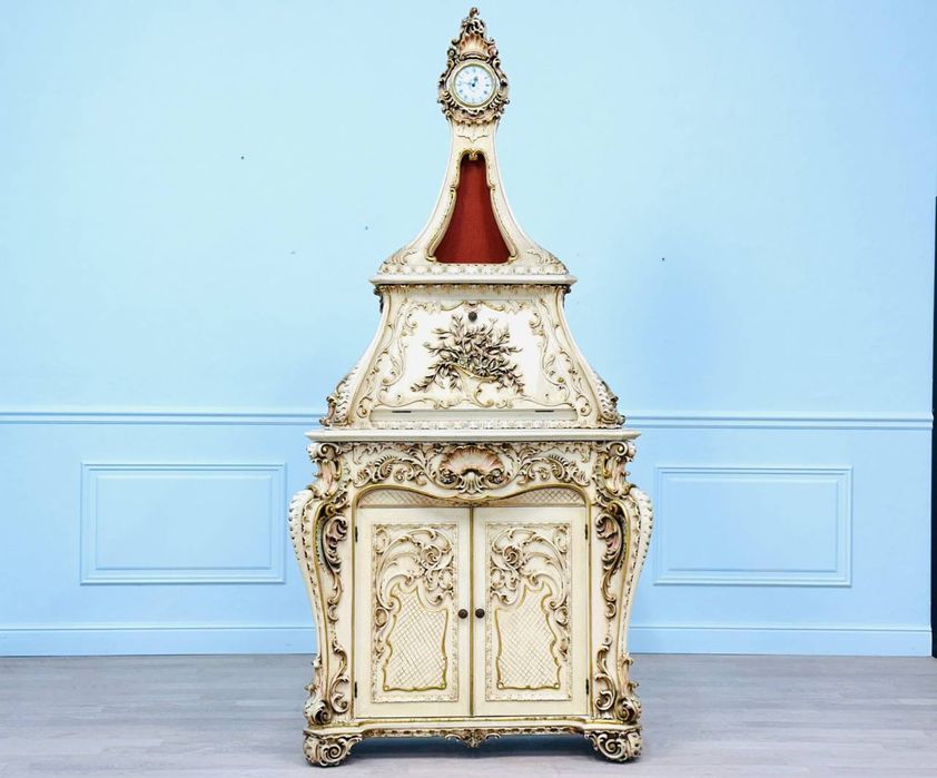 Вінтажний комод-бар з годинником у стилі Бароко