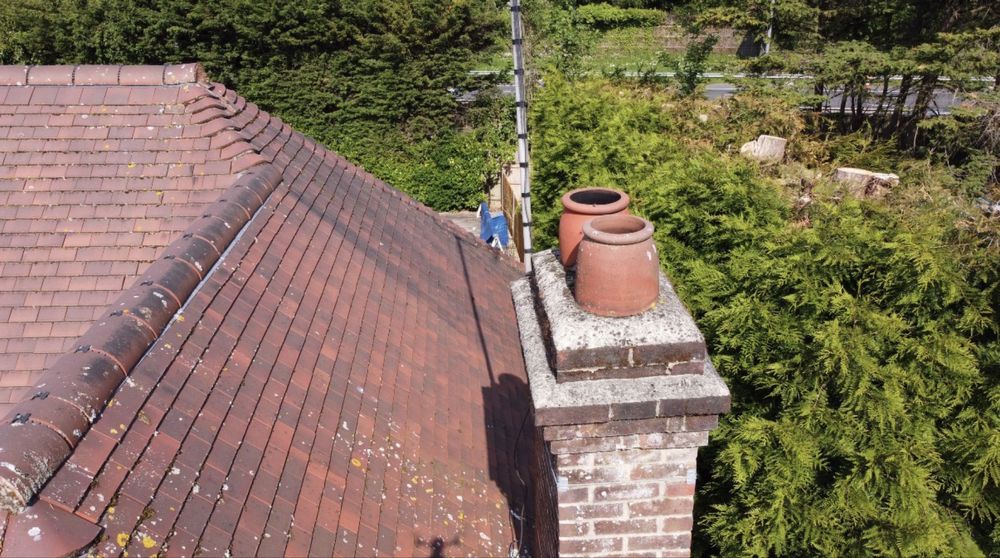 Serviço de inspeção de telhados e chaminés com drone