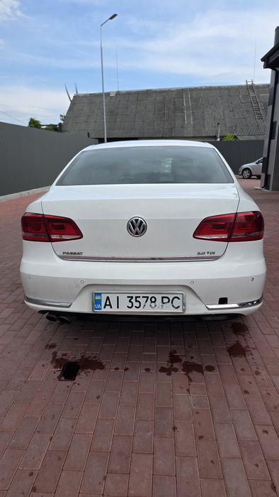 Passat B7 2011 2.0 дизель Автомат європа