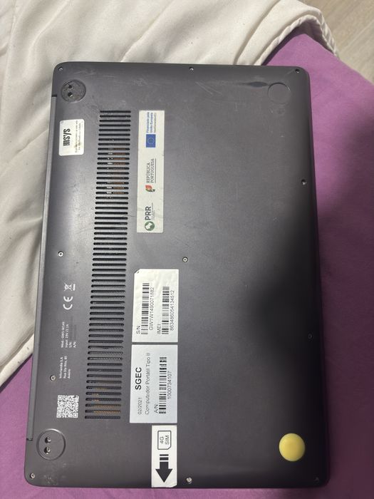 Computer in good condition, screen cracked513316186207047687