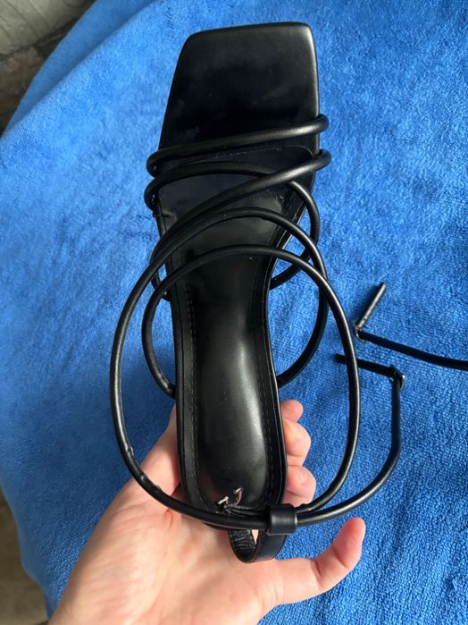 Босоніжки жіночі