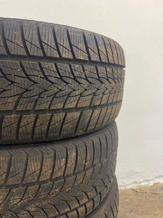 Opony zimowe 255/40/R20