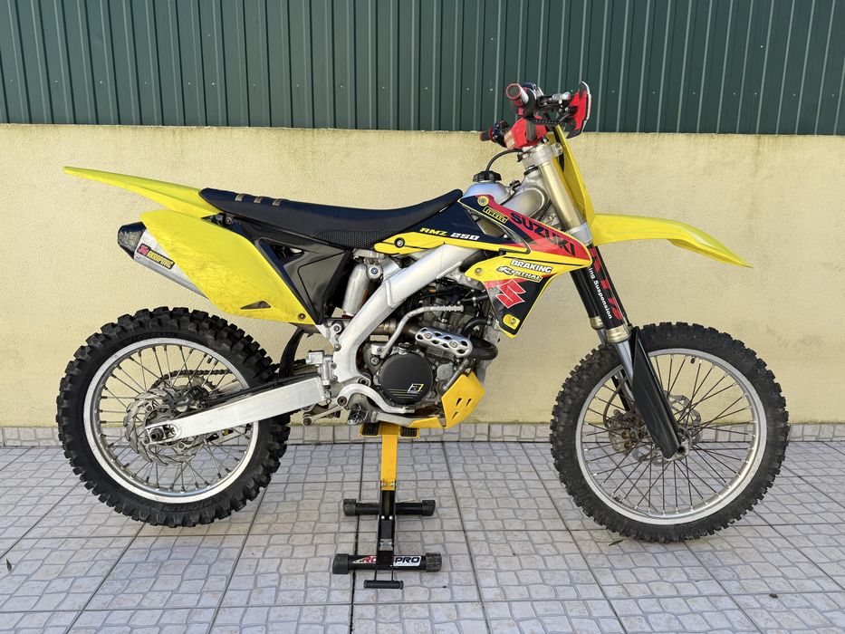 Suzuki RMZ 250 4T 2015