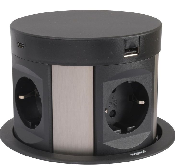 Torre tomadas bancada retráctil Legrant